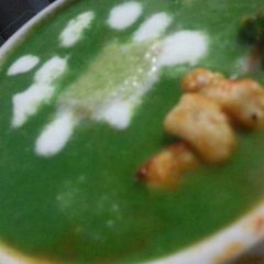 A picture of Palak cream soup.