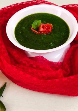 A picture of Cilantro and Tomato Chutney.