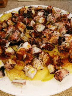 Una foto de Pulpo a la gallega