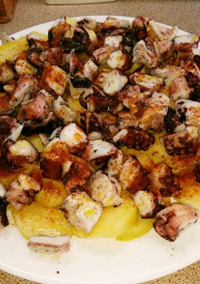 Una foto de Pulpo a la gallega