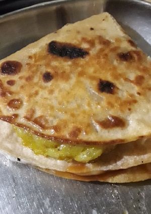હેલ્થી રોટી બગૅર (Healthy Roti Burger Recipe In Gujarati) રેસીપી મુખ્ય ફોટો