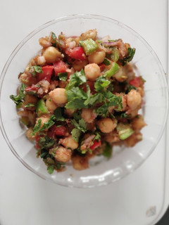 काबुली चना चाट (Kabuli chana chaat recipe in hindi) रेसिपी मुख्य फोटो
