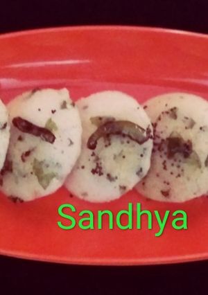 A picture of Mix veg suji idli.