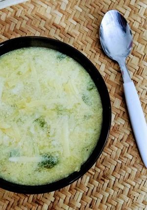 Una foto de Sopa rápida símil crema de zapallitos