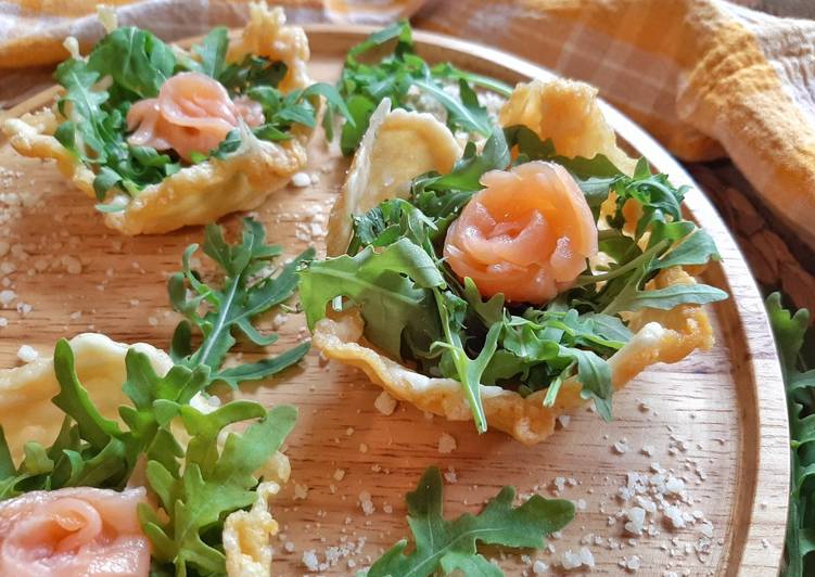 Cestini di Grana, Rucola e Salmone