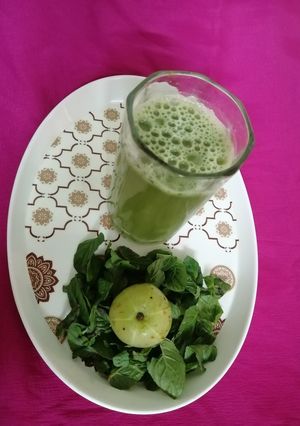 આમળા શરબત(amla sarbat in gujarati recipe) રેસીપી મુખ્ય ફોટો