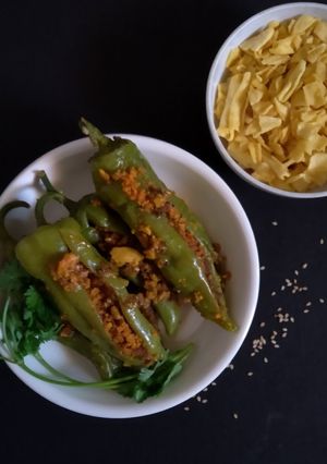 ભરેલા મરચા (Stuffed Chilli Recipe In Gujarati) રેસીપી મુખ્ય ફોટો