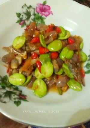 Foto resep Tumis ikan asin bawang pete (edisi ketinggalan pr😅)