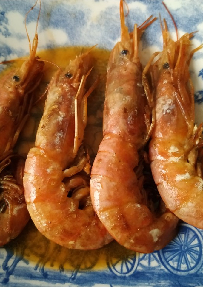 Una foto de Gambones al horno con vino blanco