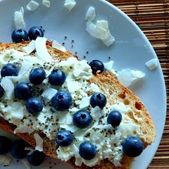 A picture of Blueberries toast 💜.