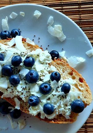 A picture of Blueberries toast 💜.