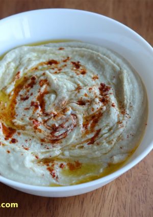 A picture of Hummus.