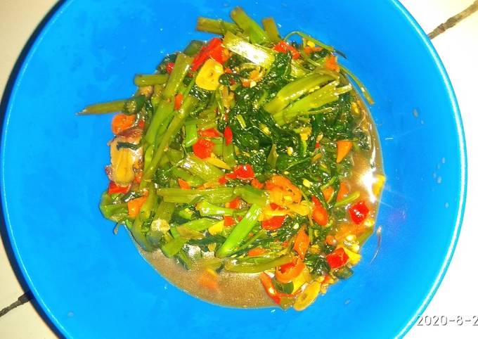 Cara Gampang Menyiapkan Tumis kangkung pedas manis hemat Anti Gagal