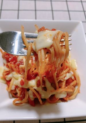Hình của món Mì ý phủ phô mai.