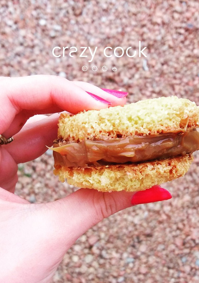 Una foto de Alfajores de coco