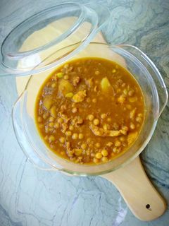 চিকেন ঘুগনি (Chicken ghugni recipe in Bengali) রেসিপির প্রধান ছবি