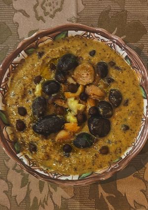 Foto di Minestra di ceci neri funghi pioppini e castagne