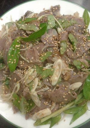 Hình của món Bắp bò hầm trộn chua ngọt.