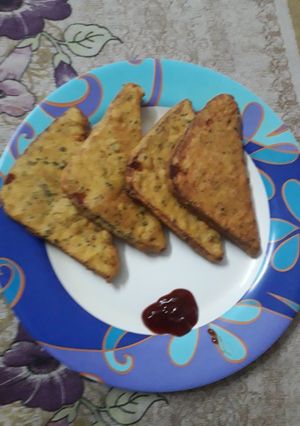A picture of Bread pakoda.