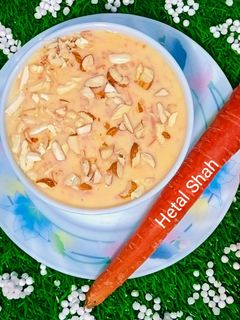 साबूदाना गाजर खीर (sabudana gajar kheer recipe in Hindi) रेसिपी मुख्य फोटो