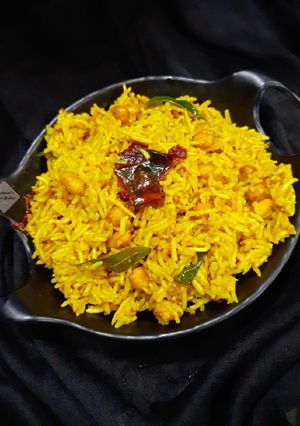 टॅमरिंड राईस (tamarind rice recipe in marathi) रेसिपी चे मुख्य फोटो 