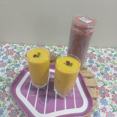 A picture of Muskmelon mango with ice cream shake.