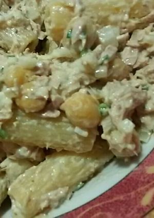 Una foto de Ensalada de pasta y atún