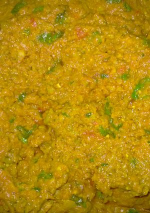 A picture of Hare choliya and garlic chutney.