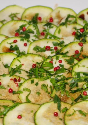 Une photo de Carpaccio de courgettes au miel