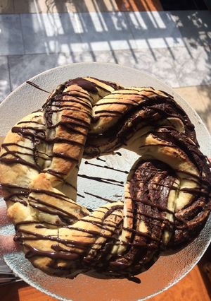 Una foto de 👩🏼‍🍳Rosca rellena de chocolate 🍫 😊