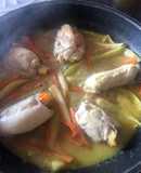 Contramuslos de pollo con calabacín y zanahoria