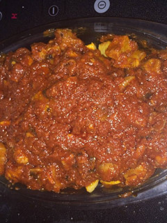 Una foto de Carne con tomate a su amor 💖