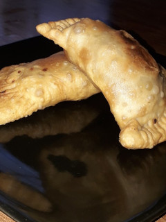 Una foto de Empanadas de macha y queso