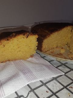 Una foto de Coca de llanda con naranja y miel