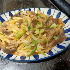 A picture of Sautéed Sea Cucumber With Leeks.