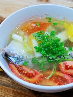 Hình của món Canh cá bánh lái nấu thơm cà.