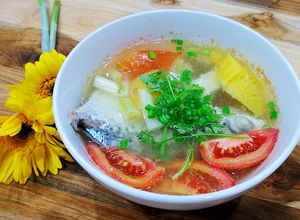 Hình của món Canh cá bánh lái nấu thơm cà.