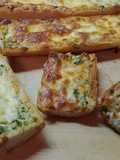 Pan con manteca y ajo