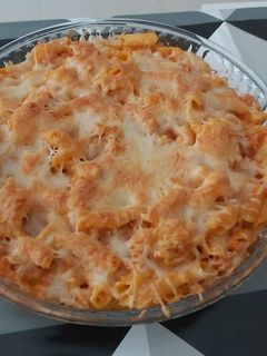 Una foto de Macarrones con carne gratinados 🤤!!