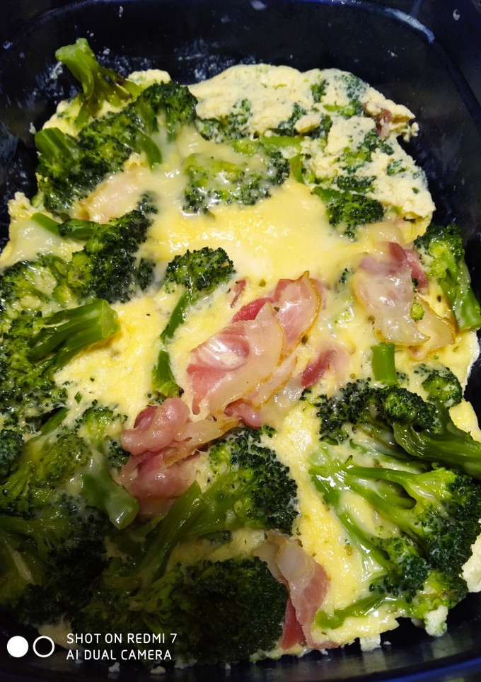 Una foto de Pastel de brócoli y queso