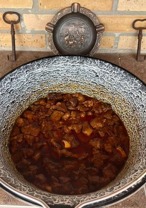 Birka pörkölt bográcsban karcagi módra recept fotója