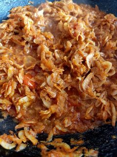 सुकट (सुकी मच्छी) (sukat recipes in marathi) रेसिपी चे मुख्य फोटो 