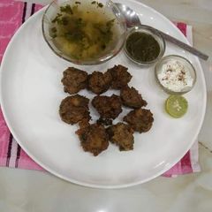 Water chestnut buckwheat flour pakodi A picture of Water chestnut buckwheat flour pakodi.