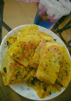 Hình của món Bánh tráng nướng 🤣 kèm soda 😇.