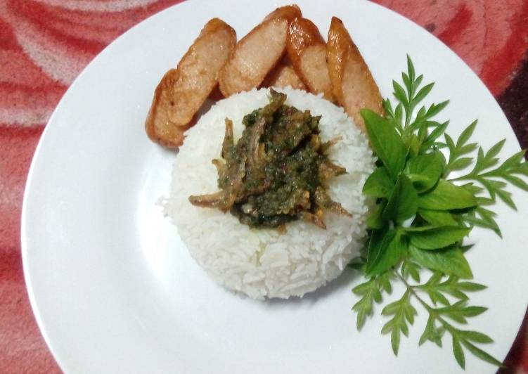 Bagaimana Menyiapkan Nasi putih sambel pusu (teri) ijo.  Ala&#34; resep Yulie&#39;Alik Anti Gagal