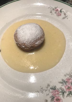 Una foto de Budíncito tipo volcán de dulce de leche light y sin tacc con 4 ingredientes