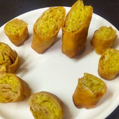 A picture of Maggi Rolls.