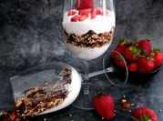 Una foto de yogur de sirope