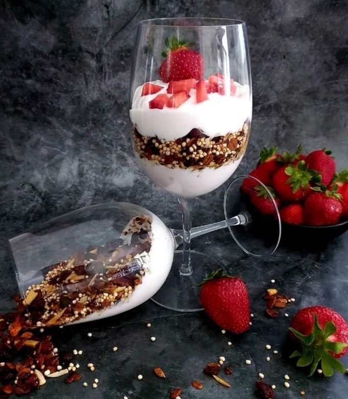 Una foto de 💥 GRANOLA CON YOGURT 🍓
