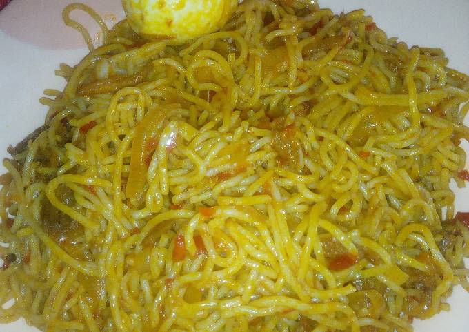 Stir fried spaghetti and egg
